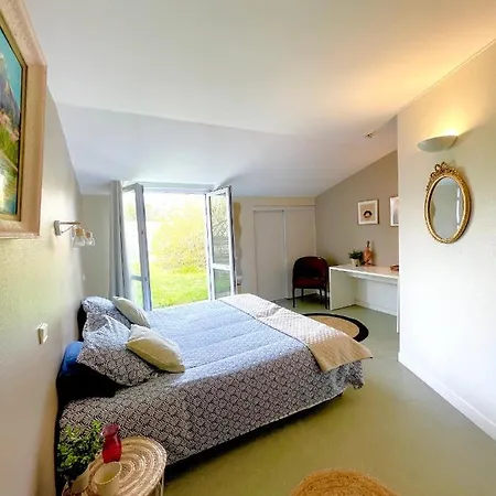 Guest house Domaine De Laleard *