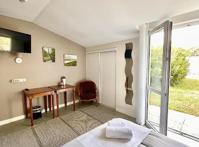 Domaine De Laléard 3* Saint-Hilaire-de-Villefranche