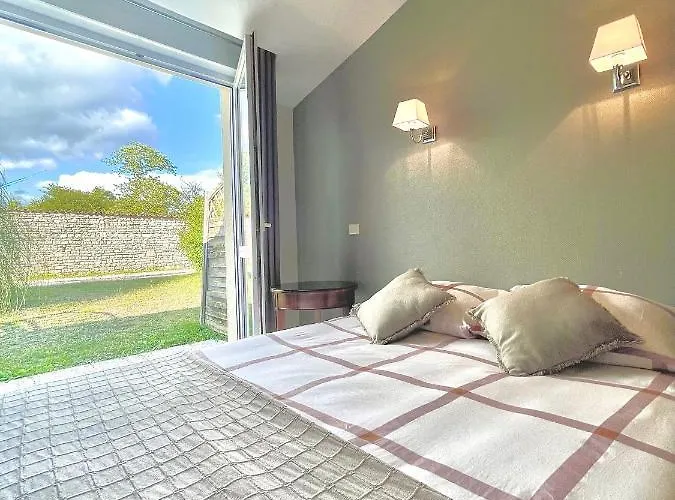 Domaine De Laléard Pensión 3*