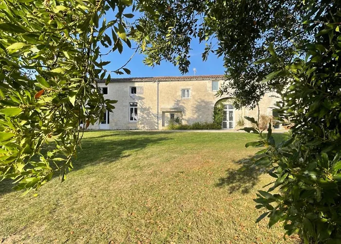 Domaine De Laléard 3* Saint-Hilaire-de-Villefranche